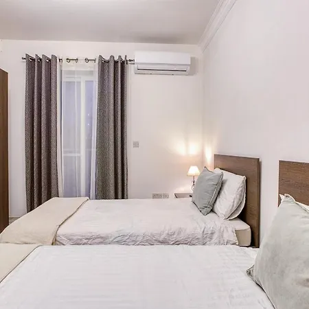 Modern 3 Bedroom In St Julians Apartmán *