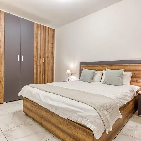 Modern 3 Bedroom In St Julians Сент Джулианс