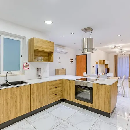 Modern 3 Bedroom In St Julians