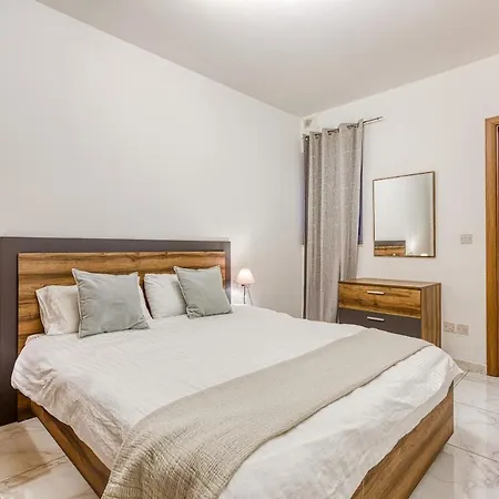 Apartamento Modern 3 Bedroom In St Julians *