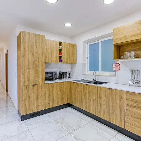 Apartamento Modern 3 Bedroom In St Julians San Julián