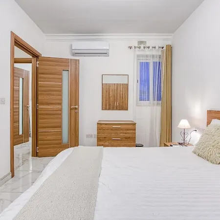 Modern 3 Bedroom In St Julians * San Julián
